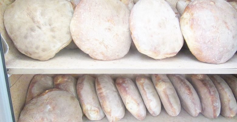 Sofralarda aranan lezzet: Patatesli Köy Ekmeği