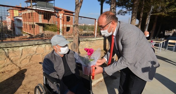 Başkan Mustafa Çöl’den engellilere ziyaret