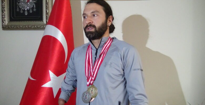 Engelli yüzücü Fevzi Çakmak 1,5 aylık çalışmayla Türkiye birincisi oldu